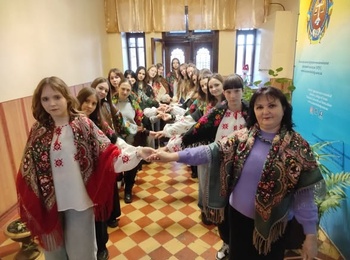 7 грудня відзначається Всесвітній день української хустки